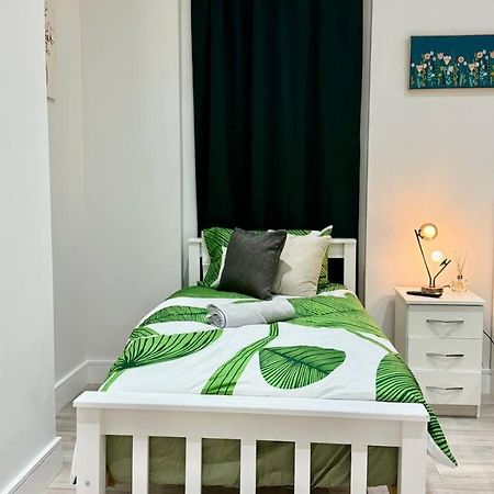 Guest&Rest Elite 1 Apartment Лондон Екстериор снимка
