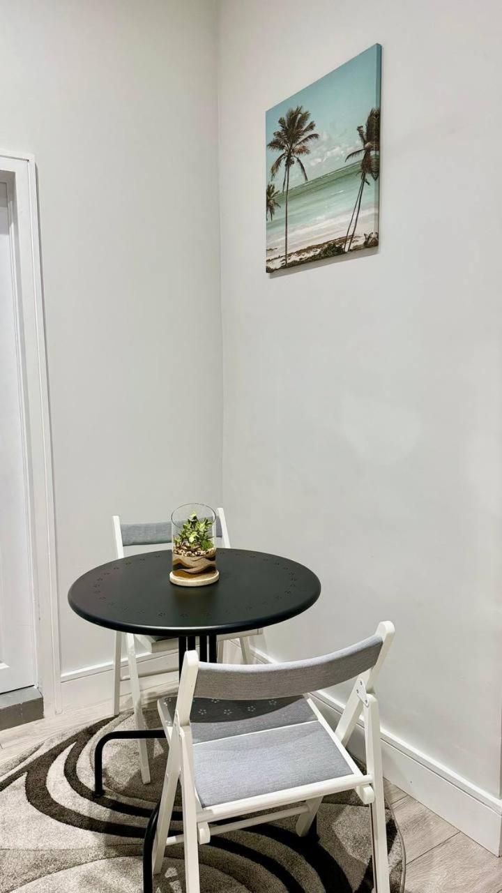 Guest&Rest Elite 1 Apartment Лондон Екстериор снимка