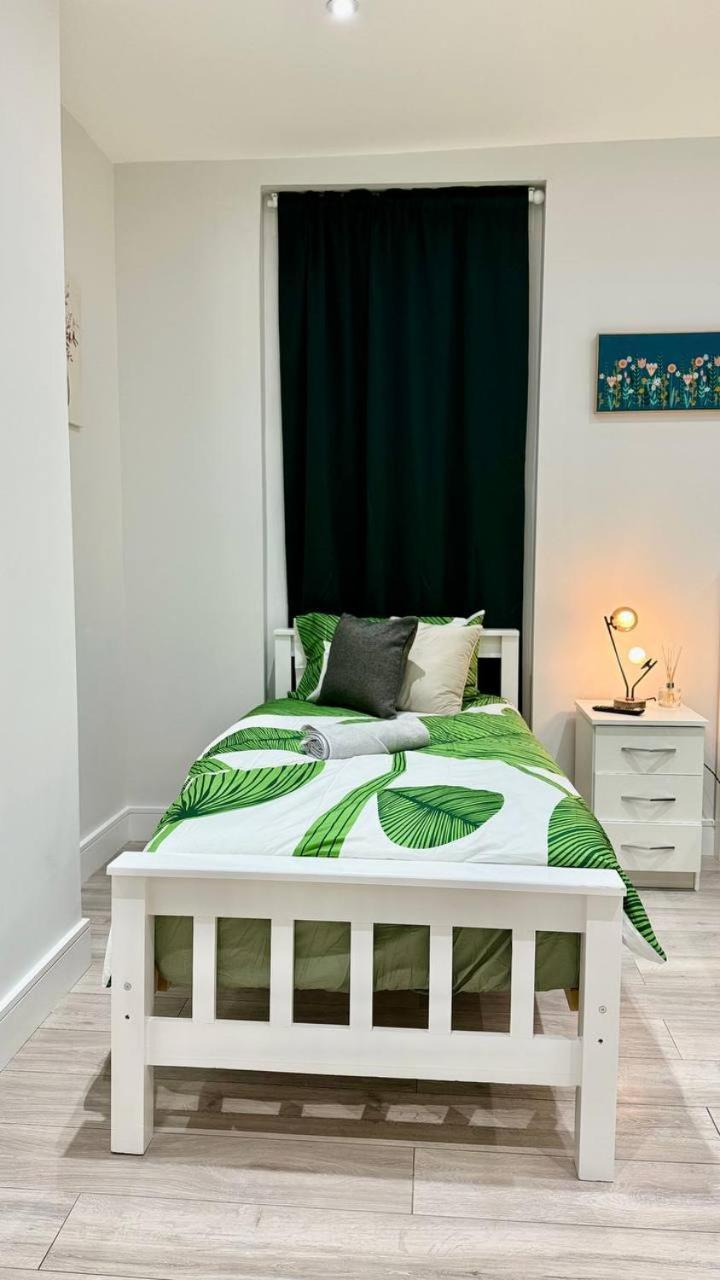 Guest&Rest Elite 1 Apartment Лондон Екстериор снимка